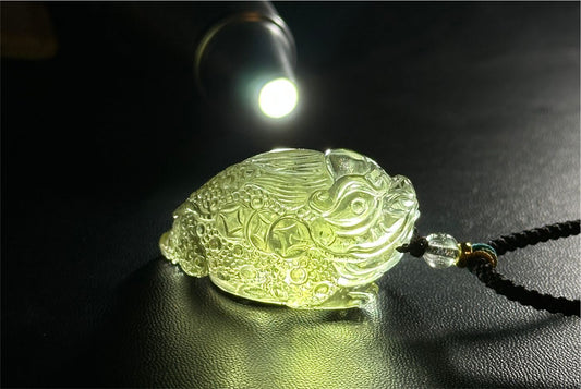 21.45 grams,Natural Authentic Libyan Desert Glass Tektite Hand Carved Money Toad Pendant, 天然利比亚黄金陨石手雕金蟾吊坠
