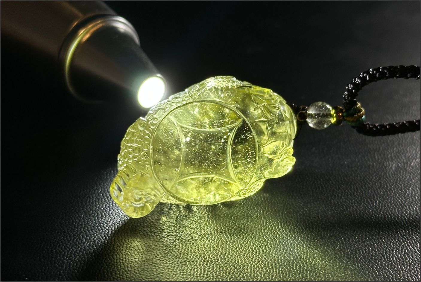 21.45 grams,Natural Authentic Libyan Desert Glass Tektite Hand Carved Money Toad Pendant, 天然利比亚黄金陨石手雕金蟾吊坠