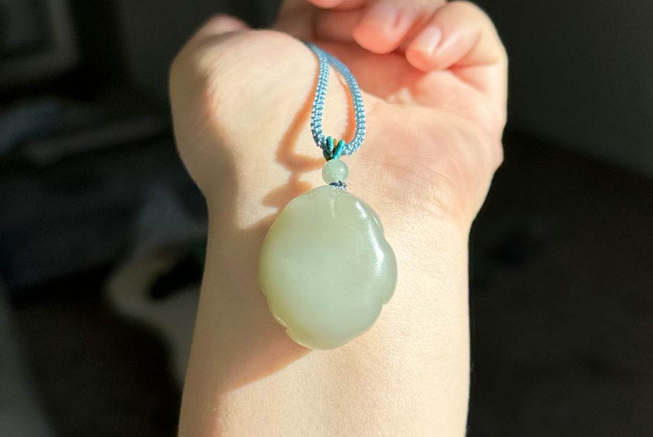 Certified Natural Blue Nephrite Jade Hand Carved Minimalist Money Toad Pendant, blue nephrite jade, 天然细料蓝软玉手雕蛙饼吊坠