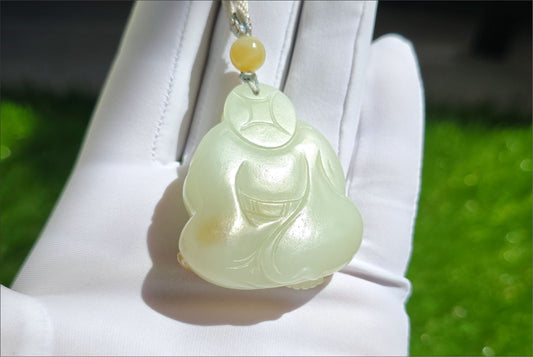 Certified Natural High-Quality Ruoqiang Yellow and Sugar Nephrite Jade Hand-Carved Maitreya Buddha Pendant, 天然若羌黄口带糖和田玉手工雕刻弥勒佛