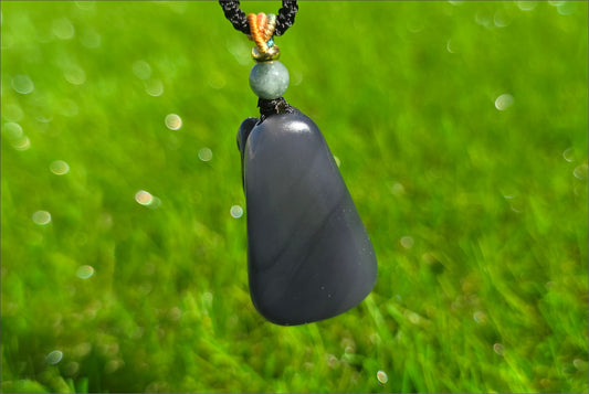 Certified Natural High-Quality Imperial Purple Nephrite Jade Hand-Carved Enlightenment Pendant, 天然帝王紫和田玉手工雕刻悟道莲花吊坠