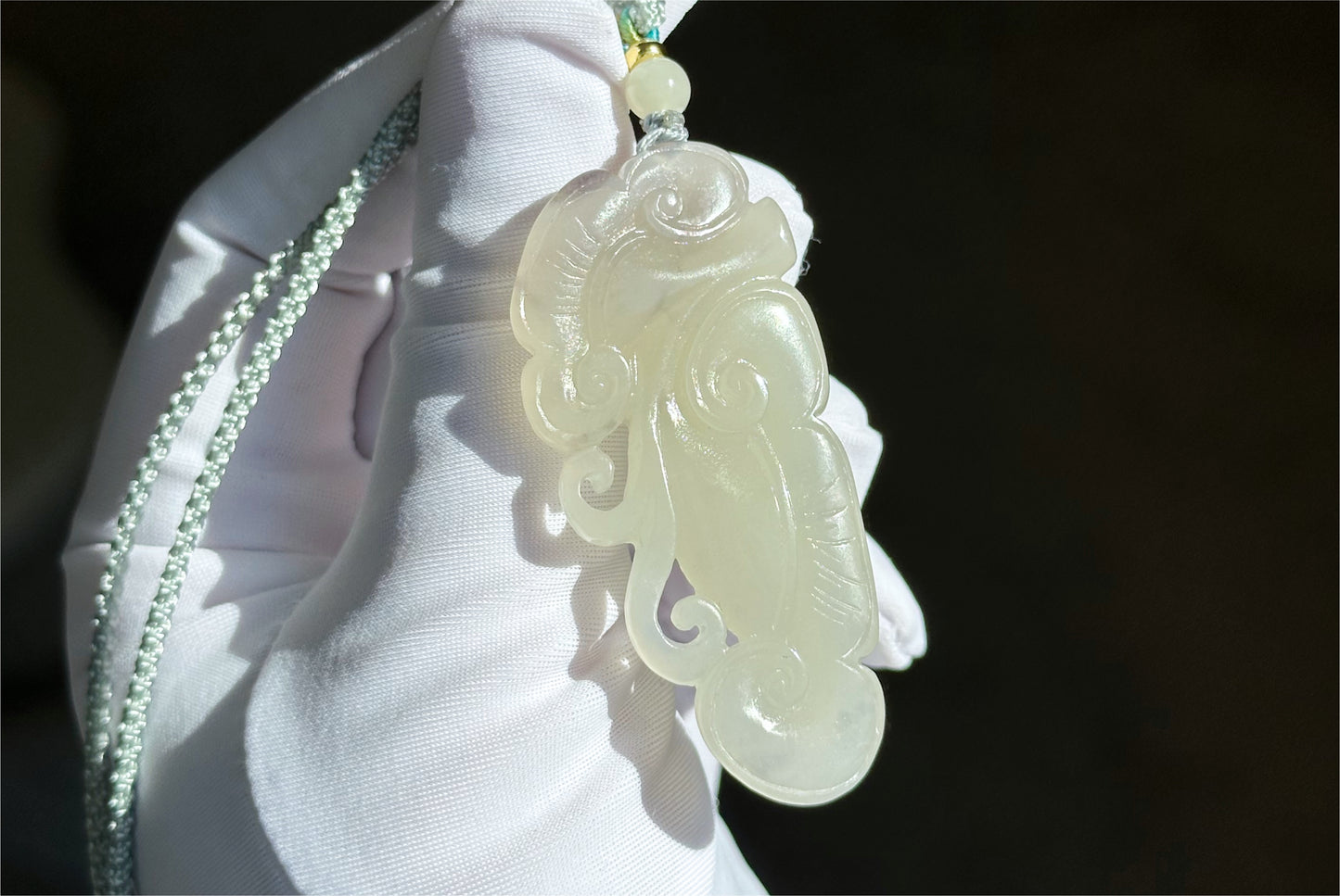 Certified Natural White with Smoky Purple Nephrite Jade Hand-Carved Ruyi Pendant, 天然和田白玉飘烟紫手工雕刻如意吊坠