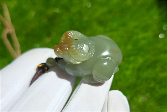 Certified Natural Green-Yellow with Sugar Nephrite Jade Hand Carved Ox Pendant,天然青黄口带糖手工雕刻牛吊坠(扭转乾坤)