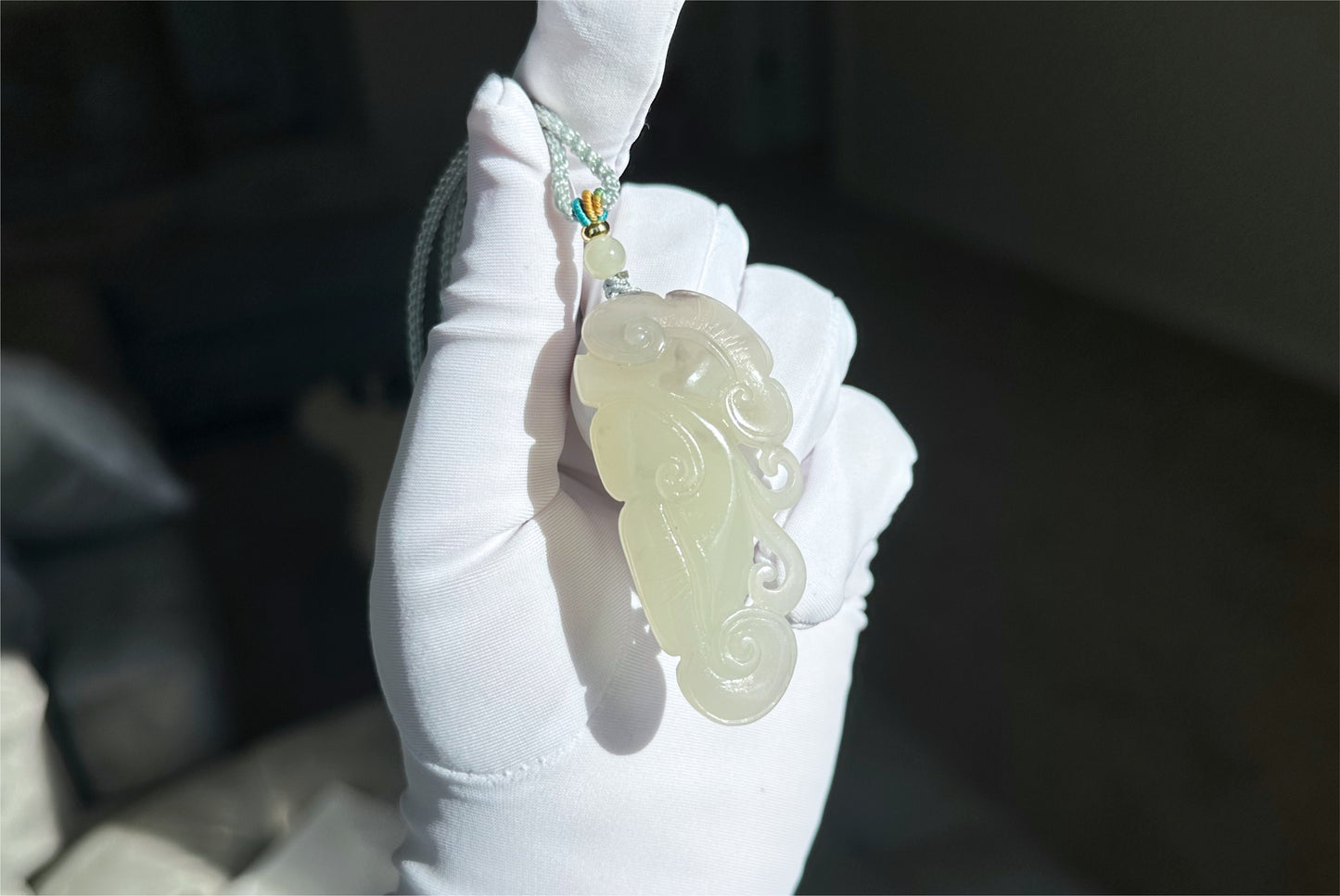 Certified Natural White with Smoky Purple Nephrite Jade Hand-Carved Ruyi Pendant, 天然和田白玉飘烟紫手工雕刻如意吊坠