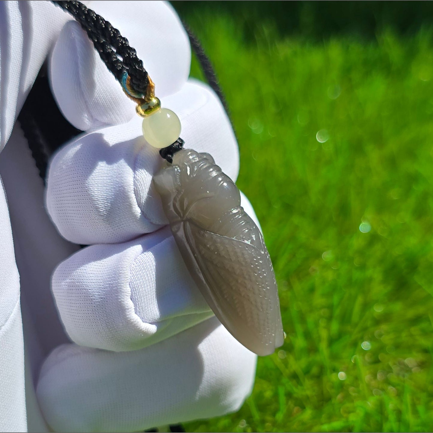 Certified Natural Emerald Green in Rich Smoky Purple Nephrite Jade Carved Cicada pendant, 天然浓烟紫带翠和田玉雕刻一鸣惊人(蝉)吊坠