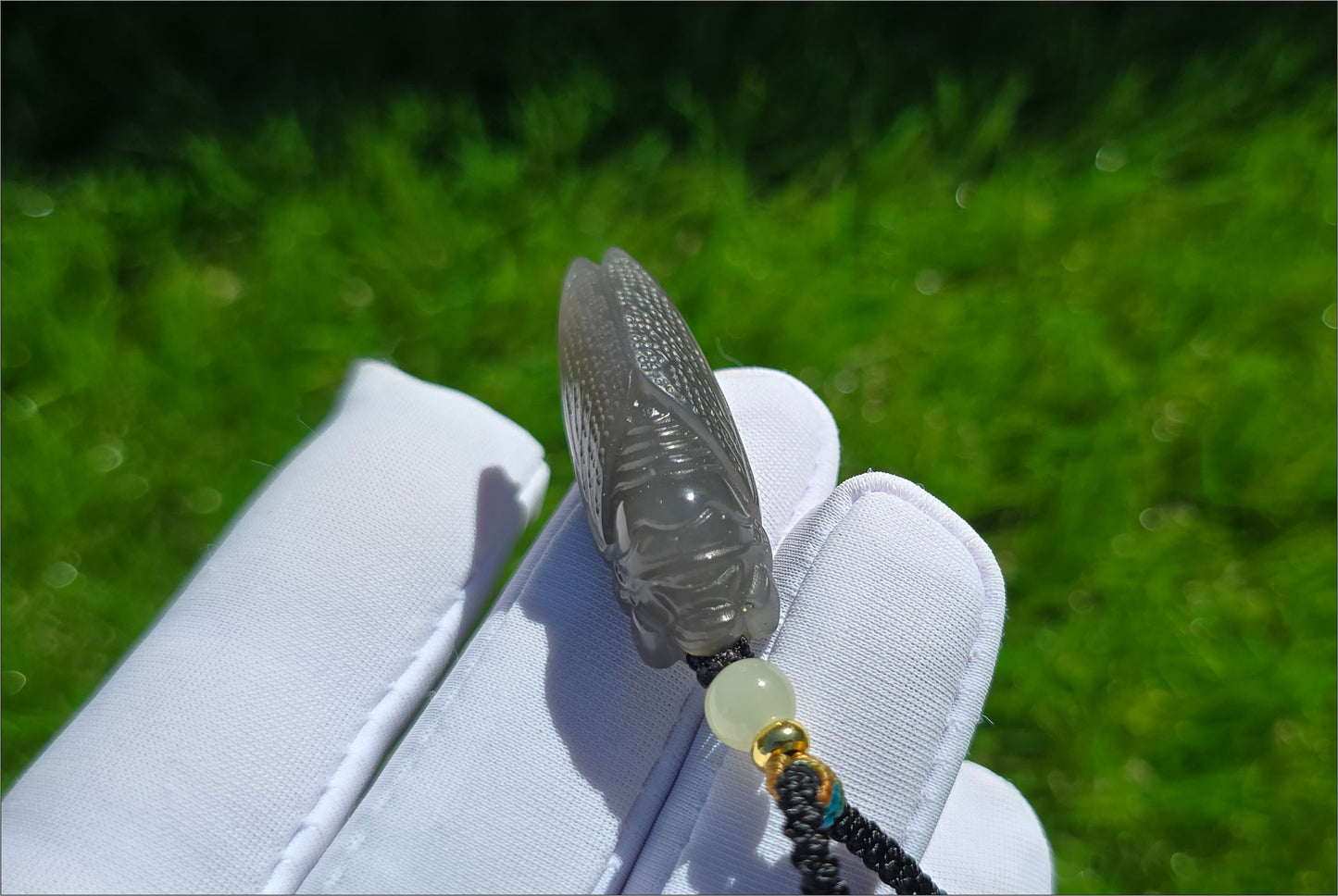Certified Natural Emerald Green in Rich Smoky Purple Nephrite Jade Carved Cicada pendant, 天然浓烟紫带翠和田玉雕刻一鸣惊人(蝉)吊坠