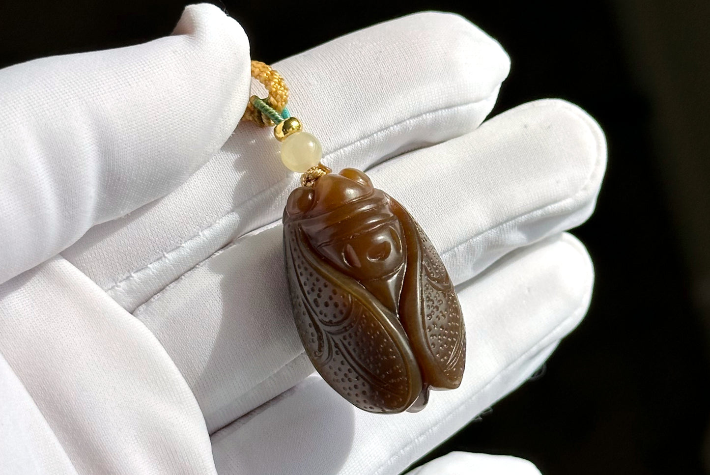 Certified Natural Full Brown Sugar Nephrite Jade Hand-Carved Cicada Pendant, 天然且末糖手工雕刻一鸣惊人(蝉)吊坠