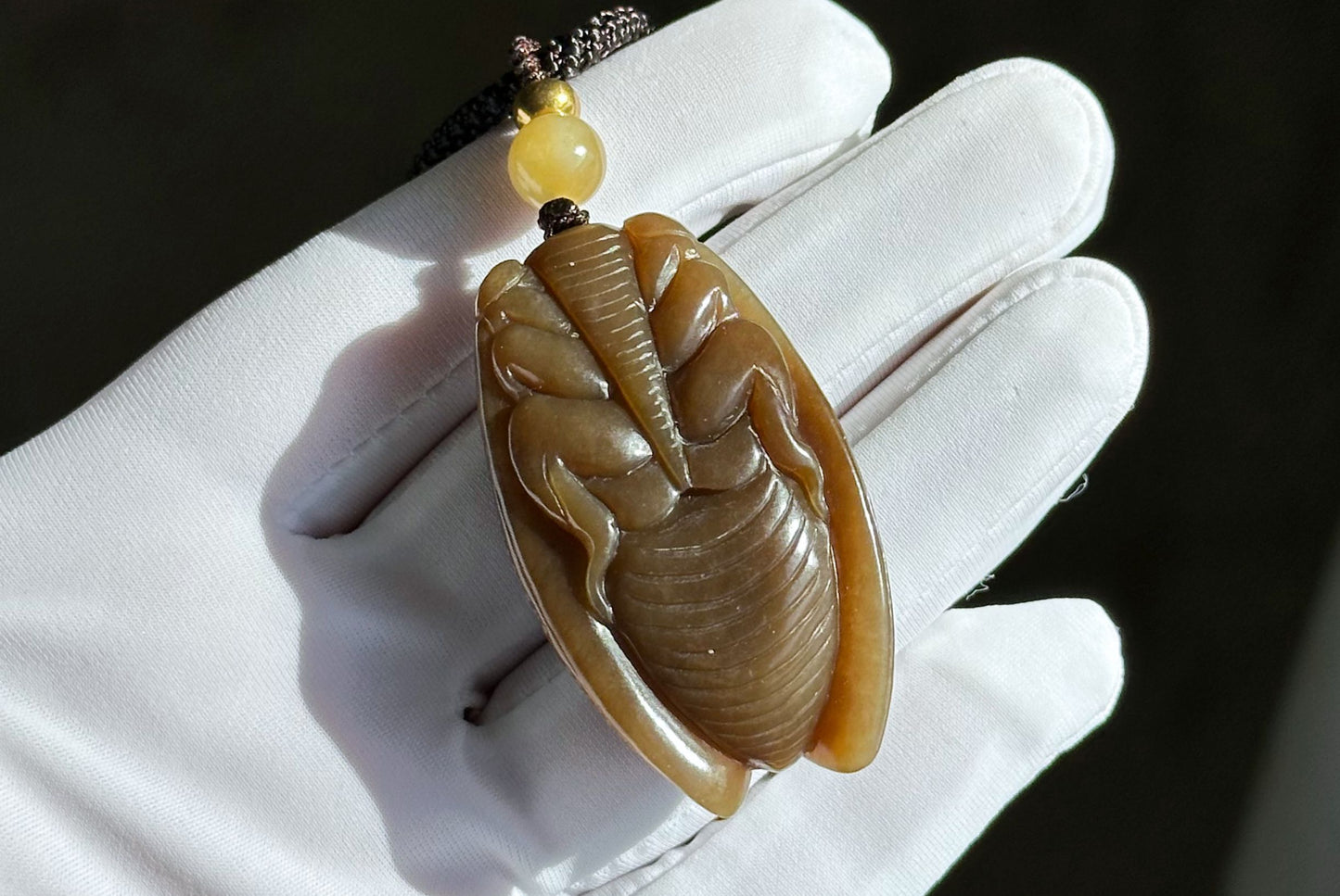 Certified Natural Full Brown Sugar Nephrite Jade Hand-Carved Cicada Pendant, 天然且末糖手工雕刻一鸣惊人(蝉)吊坠