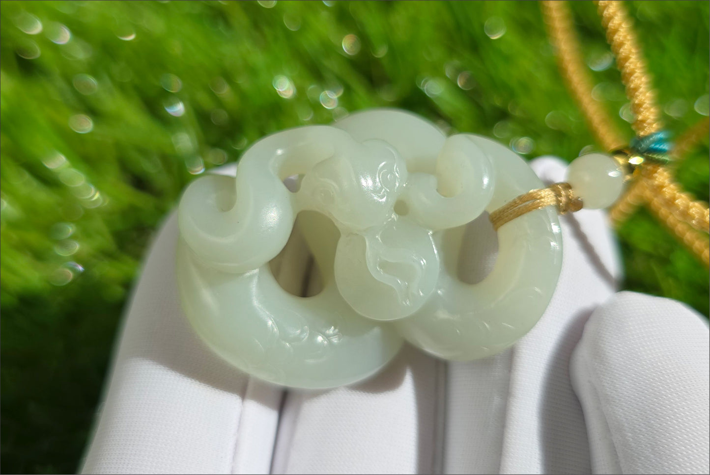 Certified Natural Qiemo White Nephrite Jade Hand-Carved Snake Pendant, 天然且末白和田玉手工雕刻蛇吊坠