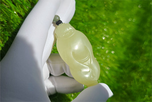 Certified Natural High-Quality Ruoqiang Yellow Nephrite Jade Hand-Carved God of Wealth Pendant, 天然若羌黄口手工雕刻财神吊坠