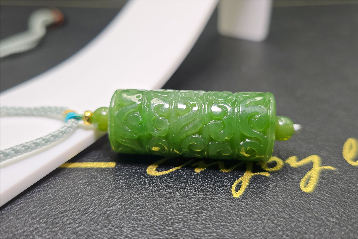 Certified Natural Spinach Green Nephrite Jade Carved Barrel-shaped Pendant,天然阳菠菜绿碧玉桶珠吊坠