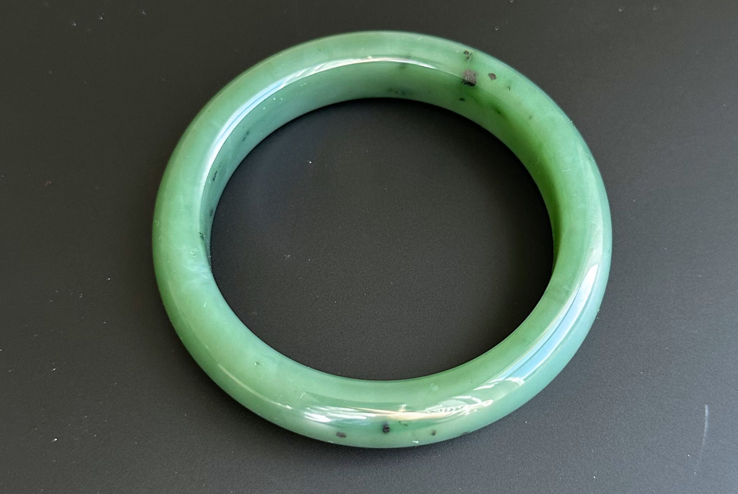 61mm, Certified Natural Siberian Spinach Green Nephrite Jade Bangle, 天然俄老油菠菜绿碧玉手镯