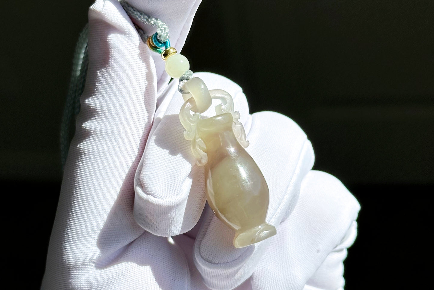 Certified Natural Hand-Carved Smoky Purple Nephrite Jade Vase Pendant, 天然烟紫和田玉手工雕刻宝瓶吊坠