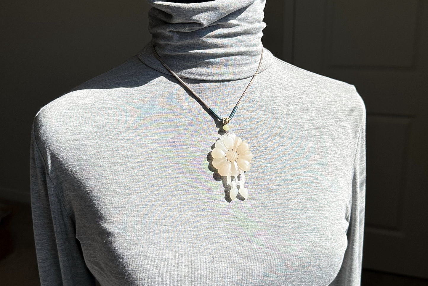 Certified Natural Lotus Pink Nephrite Jade Hand Carved Sunflower Pendant, 天然藕粉和田玉手工雕刻向日葵吊坠