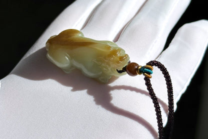 Certified Natural Brown Sugar and Greenish Yellow Nephrite Jade Hand-Carved Pixiu Pendant, 天然青黄口带糖和田玉手工雕刻貔貅吊坠