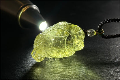 21.45 grams,Natural Authentic Libyan Desert Glass Tektite Hand Carved Money Toad Pendant,  天然利比亚黄金陨石手雕金蟾吊坠