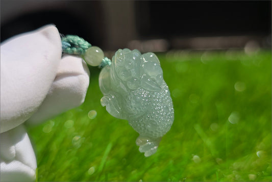 Certified Natural Type A Jadeite Jade Hand-Carved Three-Legged Money Toad Pendant, Jadeite Money Toad Pendant, 天然A货翡翠雕刻三脚金蟾吊坠