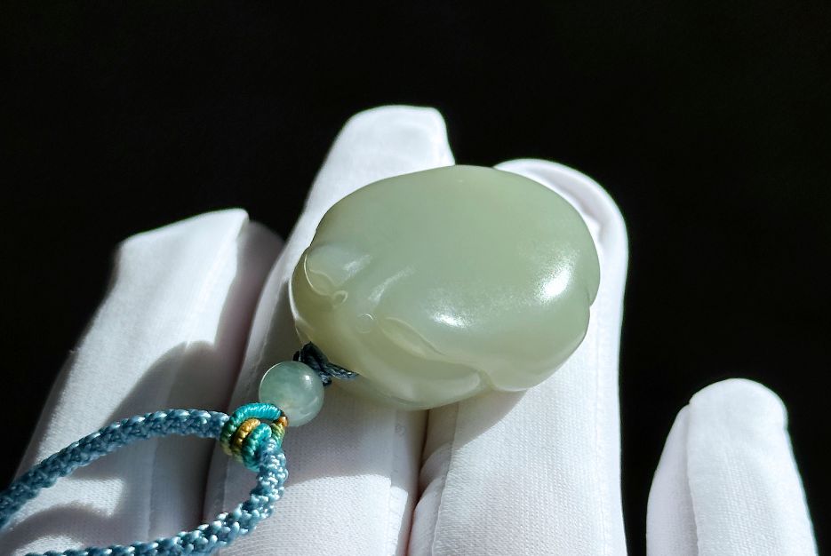 Certified Natural Blue Nephrite Jade Hand Carved Minimalist Money Toad Pendant, blue nephrite jade, 天然细料蓝软玉手雕蛙饼吊坠