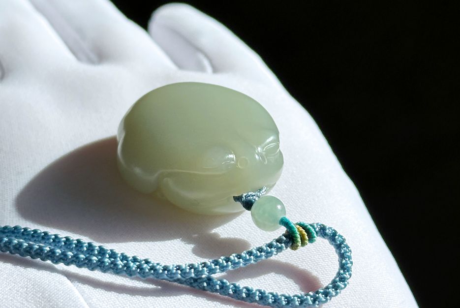 Certified Natural Blue Nephrite Jade Hand Carved Minimalist Money Toad Pendant, blue nephrite jade, 天然细料蓝软玉手雕蛙饼吊坠