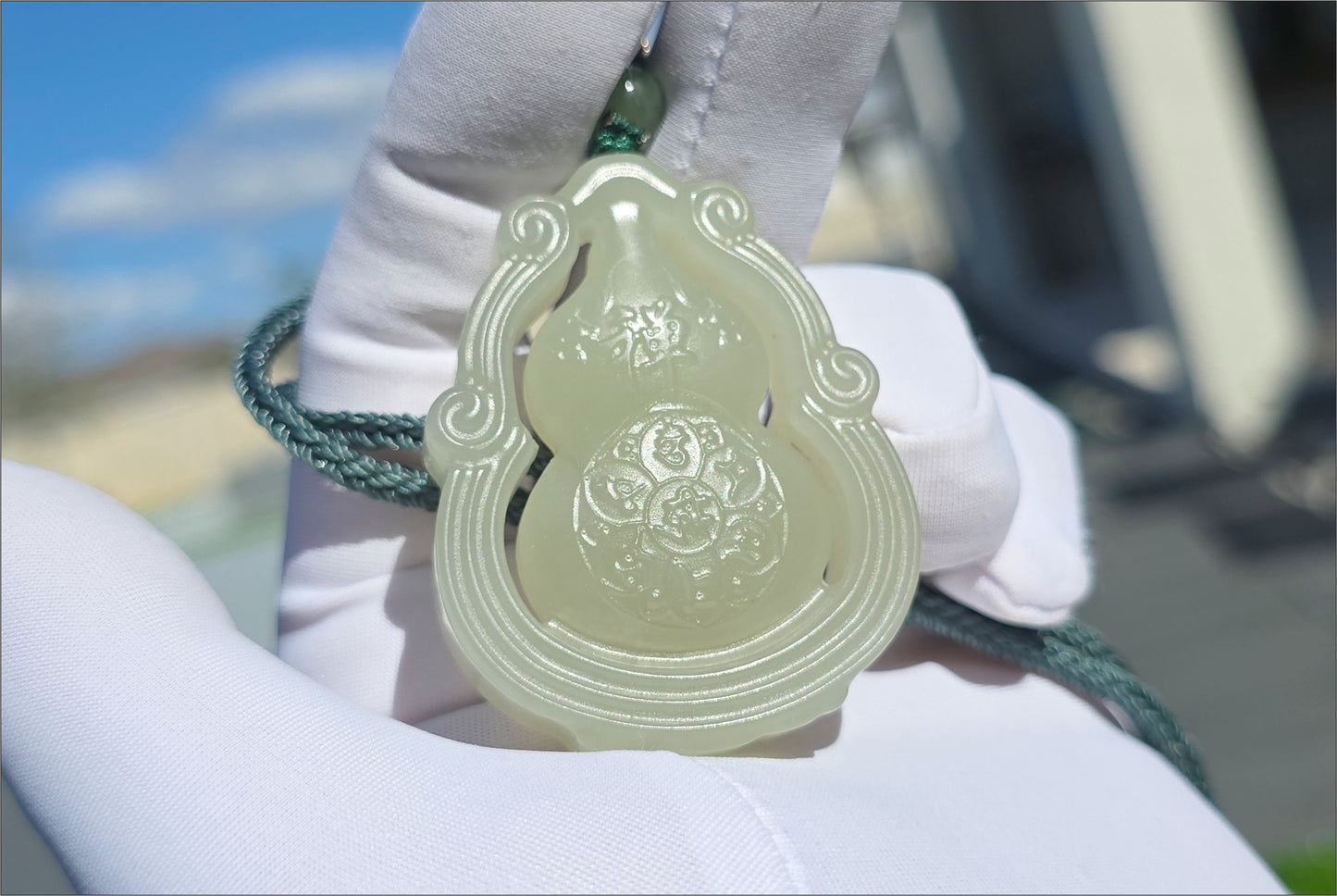 Certified Natural Qingshui Nephrite Jade Carved Gourd Guanyin Pendant, 天然晴水和田玉葫芦观音吊坠