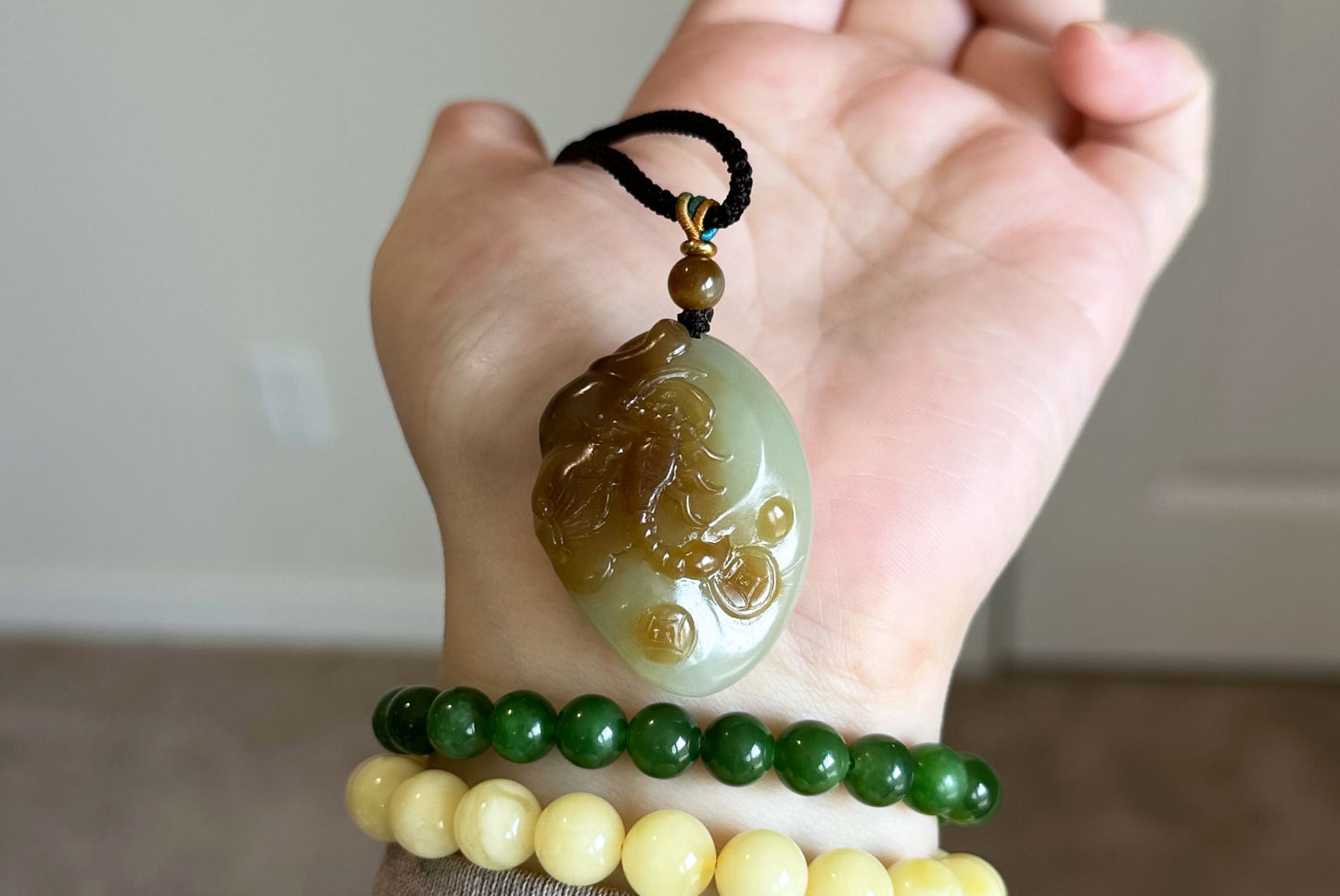 Certified Natural Qiemo Sugar and Warm White Nephrite jade Hand Carved Scorpion Pendant, 且末糖白和田玉手工雕刻蝎子(独霸一方）吊坠