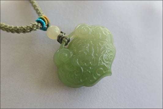 Certified Natural Emerald-Green and Qing Shui Nephrite Jade Peace Lock Pendant | 天然晴水带翠软玉雕刻平安锁吊坠