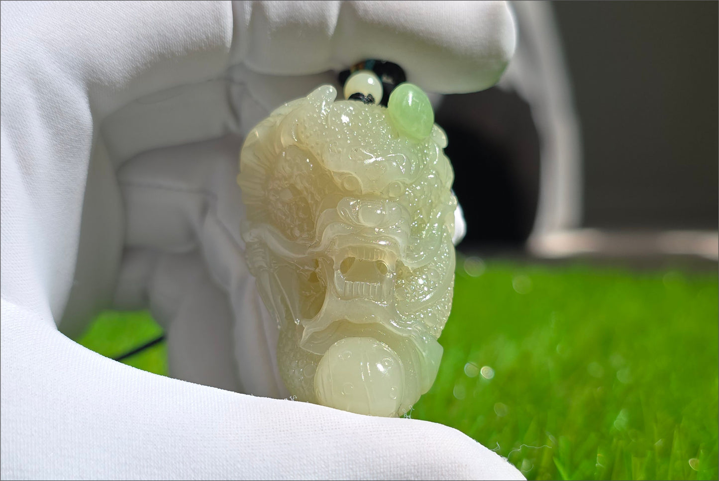 Certified Natural Qingshui and Emerald Green Nephrite Jade Hand Carved Dragon Pendant, 天然晴水带翠和田玉手工雕刻龙吊坠