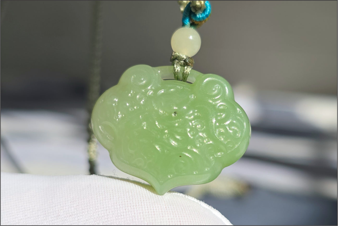 Certified Natural Emerald-Green and Qing Shui Nephrite Jade Peace Lock Pendant | 天然晴水带翠软玉雕刻平安锁吊坠