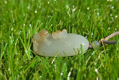 Certified Natural Warm White Nephrite Jade Hand-Carved Frog Pendant, 天然且末暖白带糖手工雕刻呱呱来财吊坠