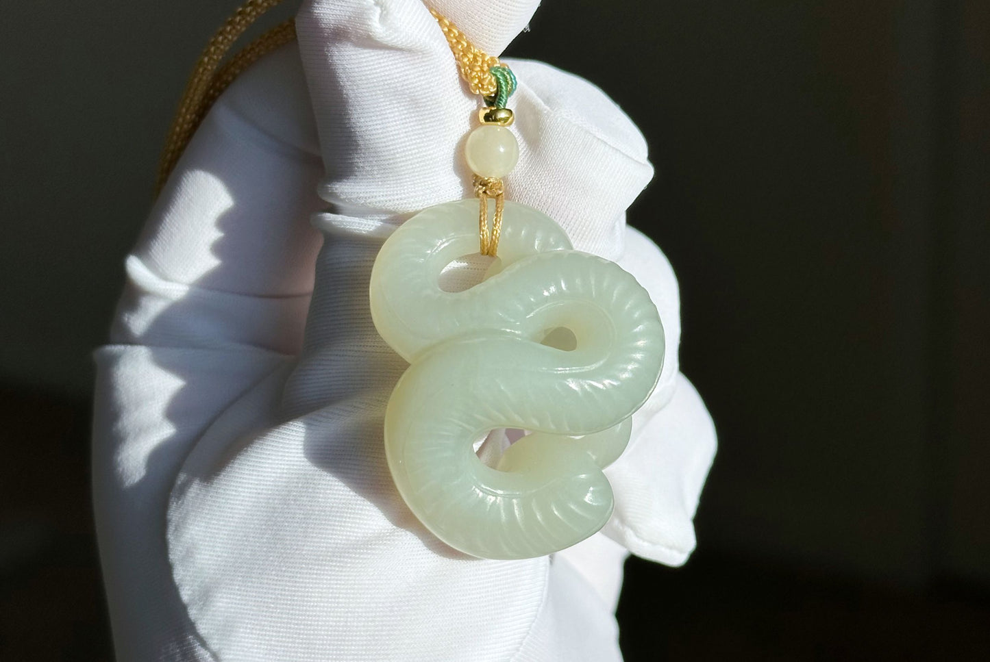 Certified Natural Qiemo White Nephrite Jade Hand-Carved Snake Pendant, 天然且末白和田玉手工雕刻蛇吊坠