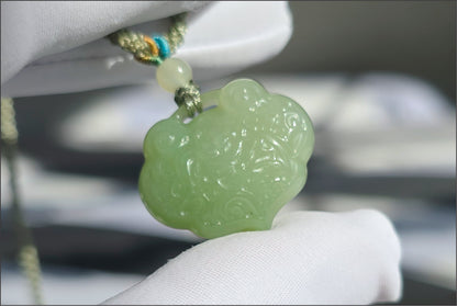 Certified Natural Emerald-Green and Qing Shui Nephrite Jade Peace Lock Pendant | 天然晴水带翠软玉雕刻平安锁吊坠