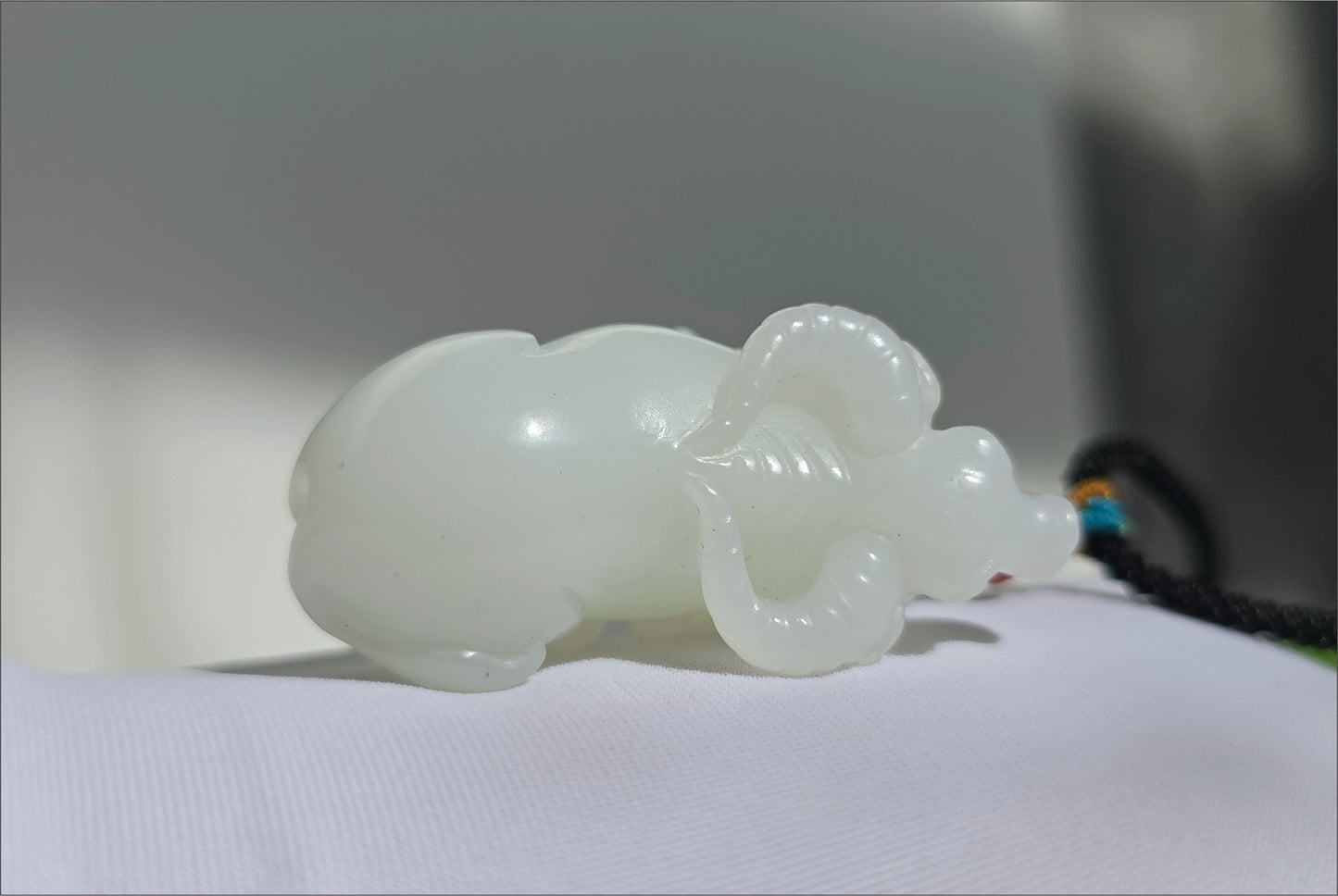 Certified Natural Russia White nephrite Jade Hand Carved Ox Pendant, 天然俄料白玉手工雕刻牛转乾坤吊坠