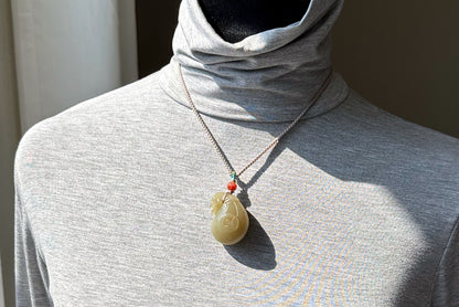 Certified Natural Qiemo Sugar and Warm White Nephrite Jade Hand-Carved Money Bag Pendant, 天然且末和田玉青白带糖手工雕刻钱袋吊坠