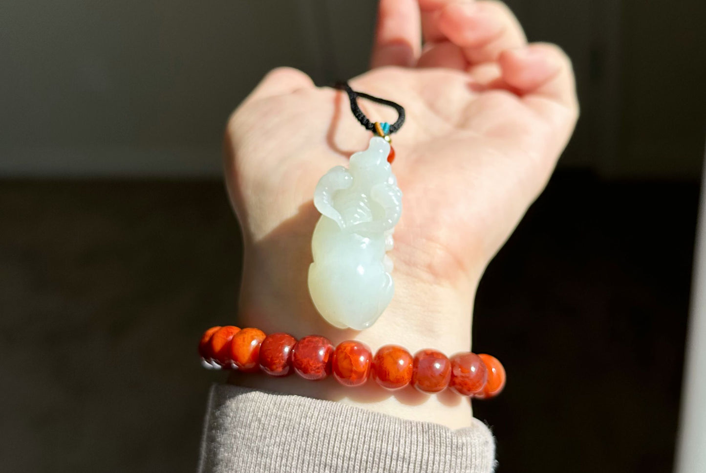 Certified Natural Russia White nephrite Jade Hand Carved Ox Pendant, 天然俄料白玉手工雕刻牛转乾坤吊坠
