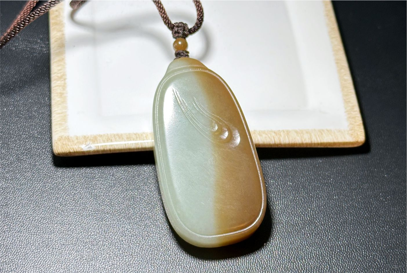 Certified Natural Collector's Choice Blue-with-Sugar Nephrite Jade Wu Shi Pai Pendant, 天然收藏级蓝糖玉正装无事牌
