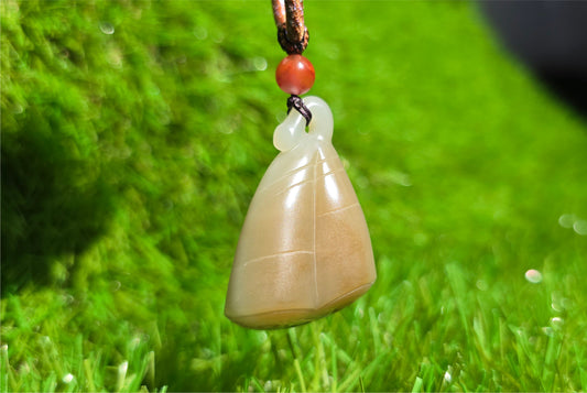 Certified Natural Warm White & Sugar Nephrite Jade Hand-Carved Frog on Lotus Pod Pendant, 天然且末青白带糖和田玉手工雕刻莲蓬吊坠