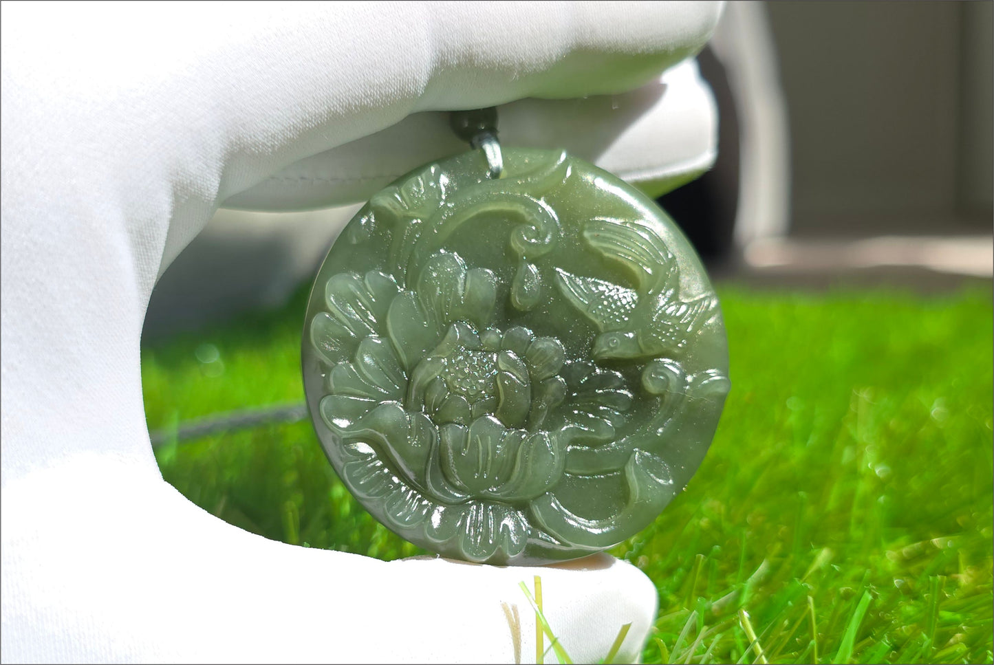 Certified Natural Lake Green Nephrite Jade Hand Carved Magpie and Peony Pendant, 天然湖水绿和田玉手工雕双面工牡丹喜鹊圆牌吊坠