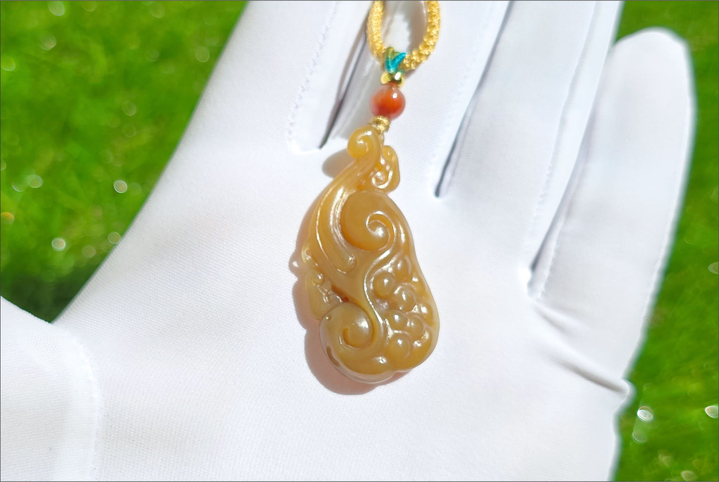 Certified Natural Qiemo Sugar Nephrite Jade Hand-Carved Ruyi Pendant, 天然且末糖手工雕刻如意吊坠