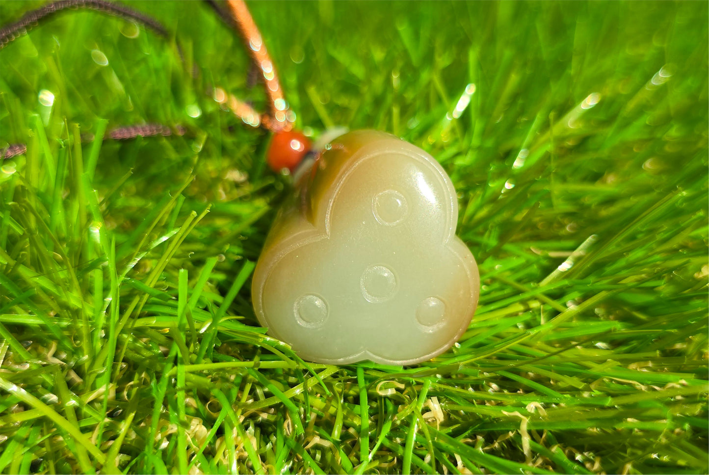 Certified Natural Warm White & Sugar Nephrite Jade Hand-Carved Frog on Lotus Pod Pendant, 天然且末青白带糖和田玉手工雕刻莲蓬吊坠