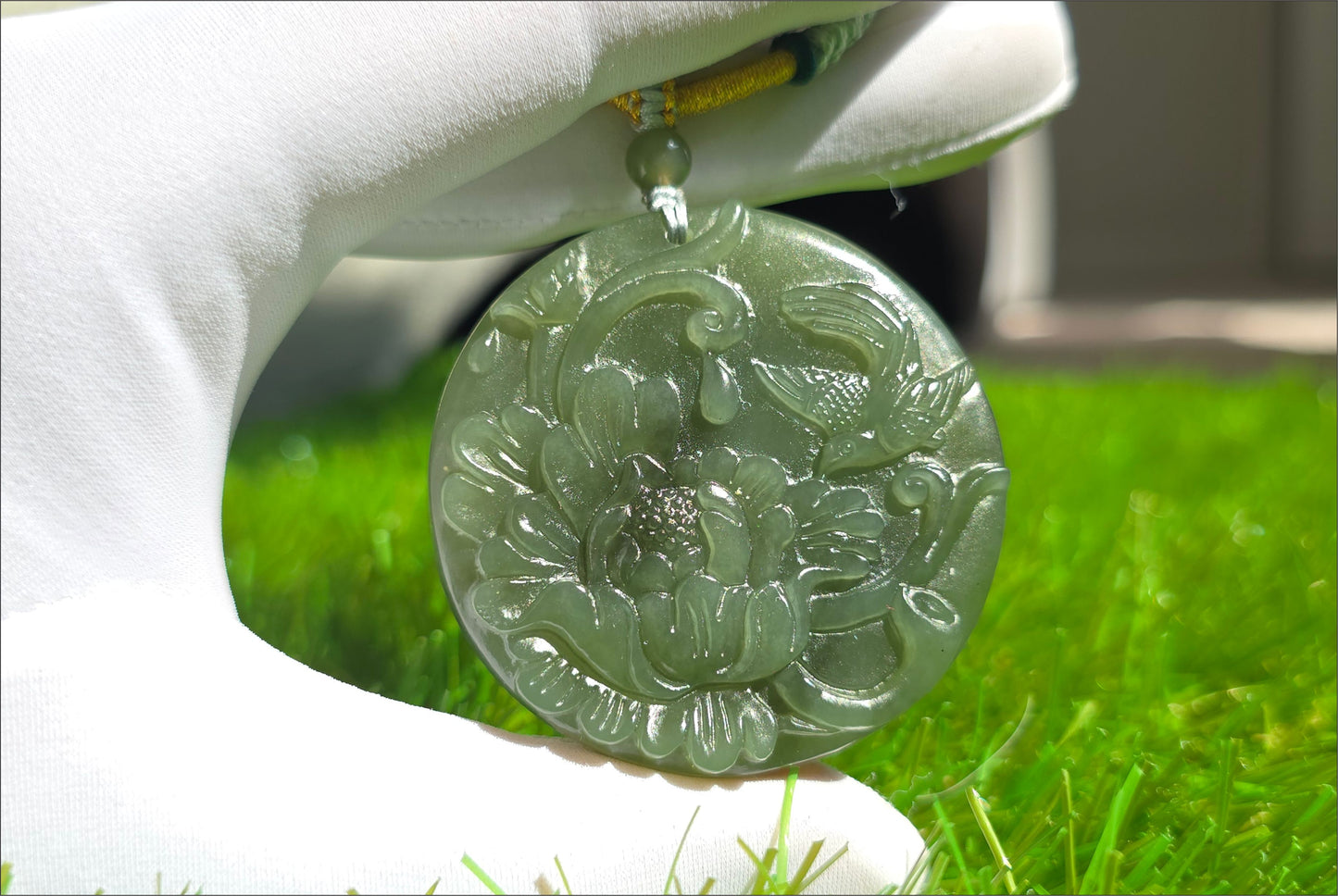 Certified Natural Lake Green Nephrite Jade Hand Carved Magpie and Peony Pendant, 天然湖水绿和田玉手工雕双面工牡丹喜鹊圆牌吊坠
