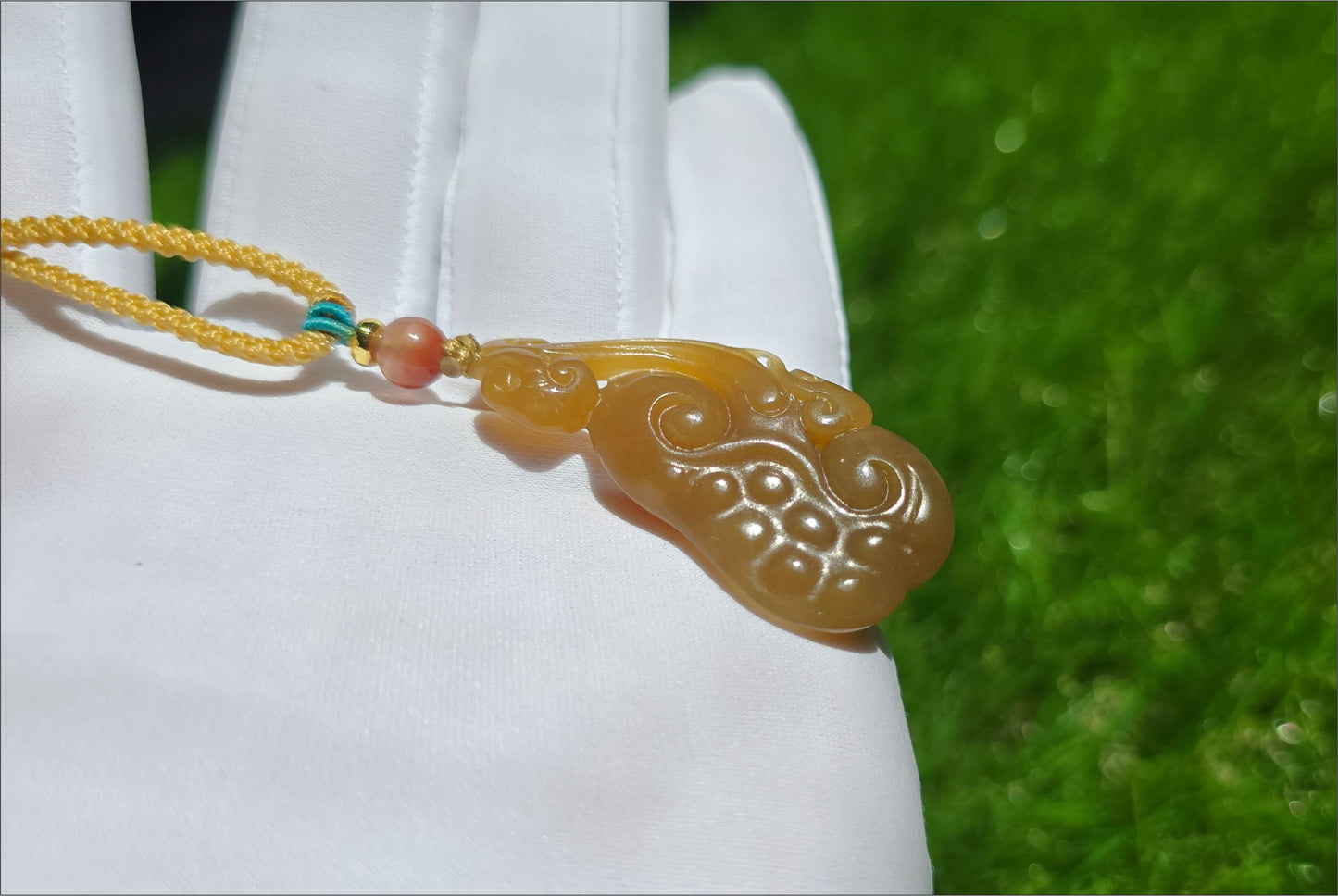 Certified Natural Qiemo Sugar Nephrite Jade Hand-Carved Ruyi Pendant, 天然且末糖手工雕刻如意吊坠