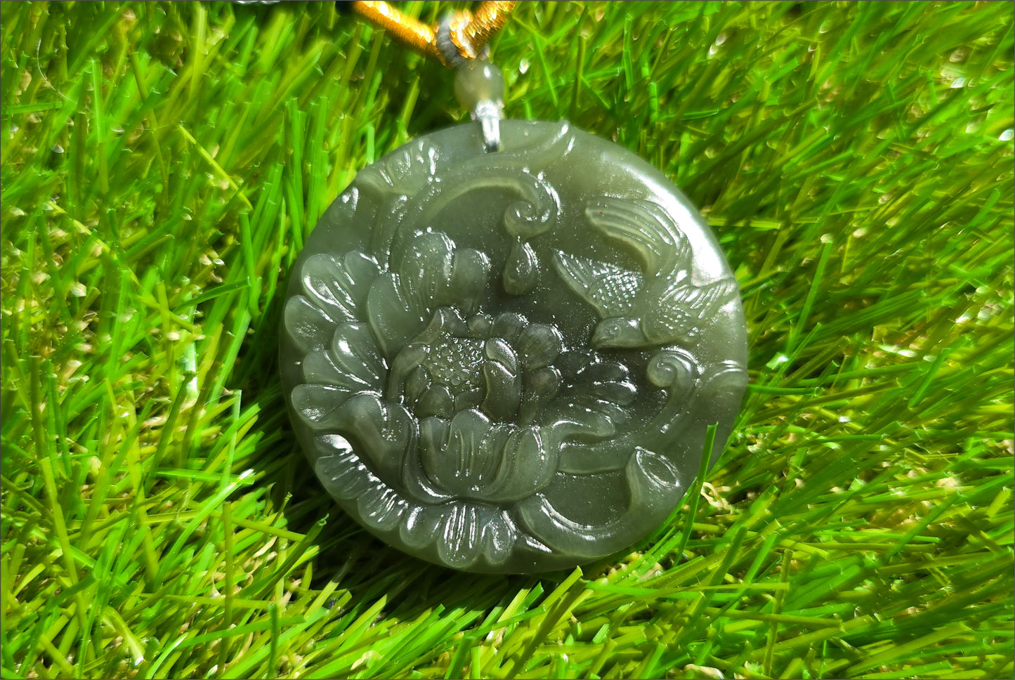 Certified Natural Lake Green Nephrite Jade Hand Carved Magpie and Peony Pendant, 天然湖水绿和田玉手工雕双面工牡丹喜鹊圆牌吊坠