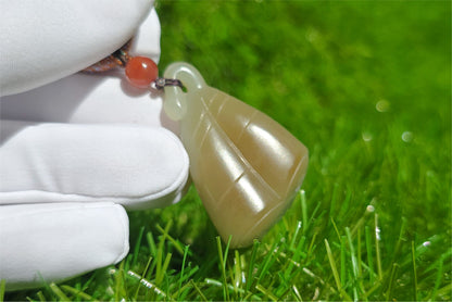 Certified Natural Warm White & Sugar Nephrite Jade Hand-Carved Frog on Lotus Pod Pendant, 天然且末青白带糖和田玉手工雕刻莲蓬吊坠