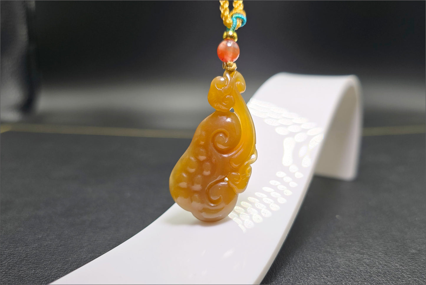 Certified Natural Qiemo Sugar Nephrite Jade Hand-Carved Ruyi Pendant, 天然且末糖手工雕刻如意吊坠