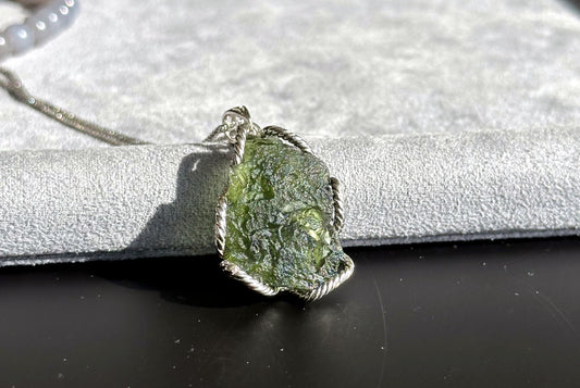 10.99Grams, Authentic Raw Moldavite tektite Silver Warpped Pendant, Real Raw Moldavite Pendant, 天然稀有捷克陨石原石手工包纯银吊坠