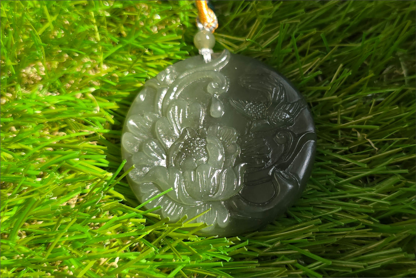 Certified Natural Lake Green Nephrite Jade Hand Carved Magpie and Peony Pendant, 天然湖水绿和田玉手工雕双面工牡丹喜鹊圆牌吊坠