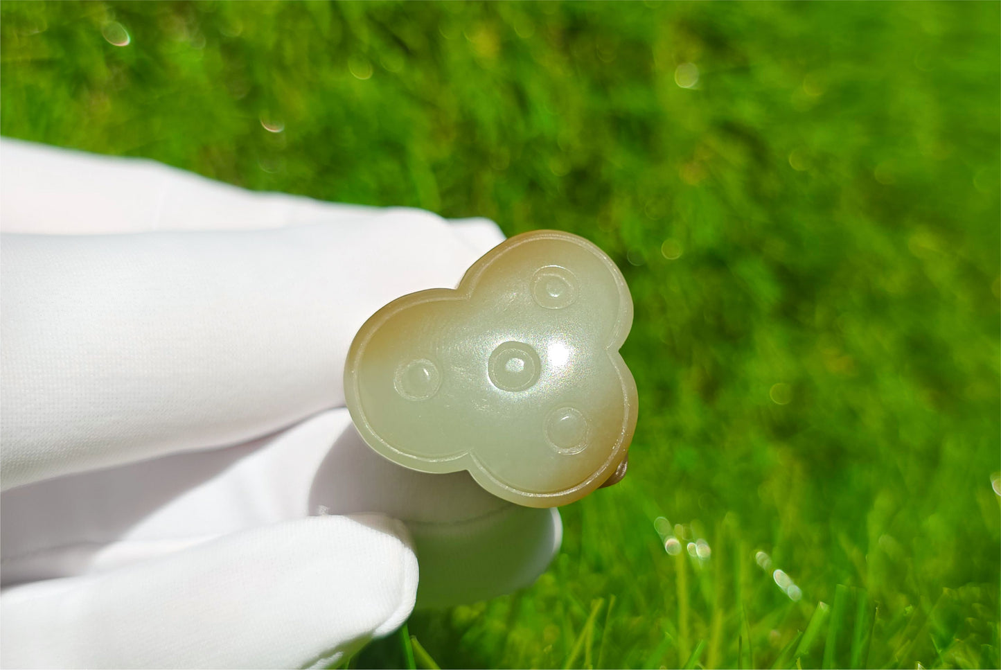 Certified Natural Warm White & Sugar Nephrite Jade Hand-Carved Frog on Lotus Pod Pendant, 天然且末青白带糖和田玉手工雕刻莲蓬吊坠