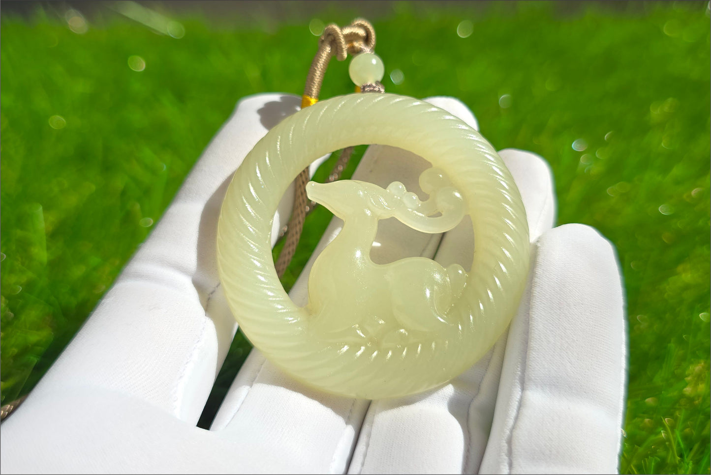 Certified Natural Qingshui Nephrite Jade Carved Deer Pendant, 天然白晴水和田玉雕刻梅花鹿圆牌吊坠