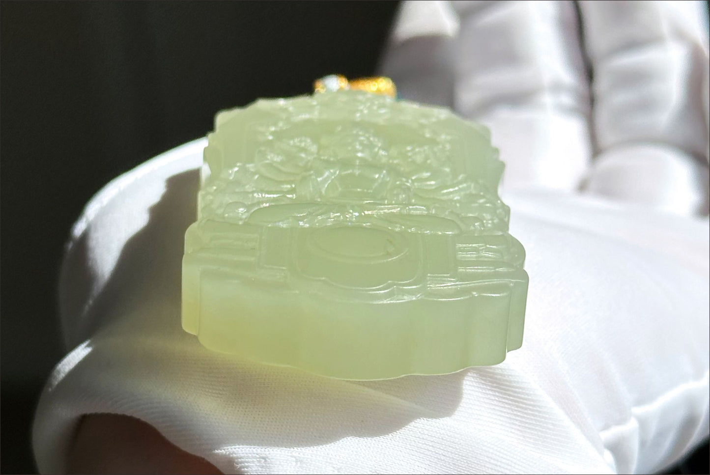 Certified Natural Green Qingshui nephrite jade Carved Thousand-Armed Avalokiteshvara Pendant, Nephrite Jade Guanyin, 天然绿晴水和田玉雕刻千手观音正装牌子吊坠
