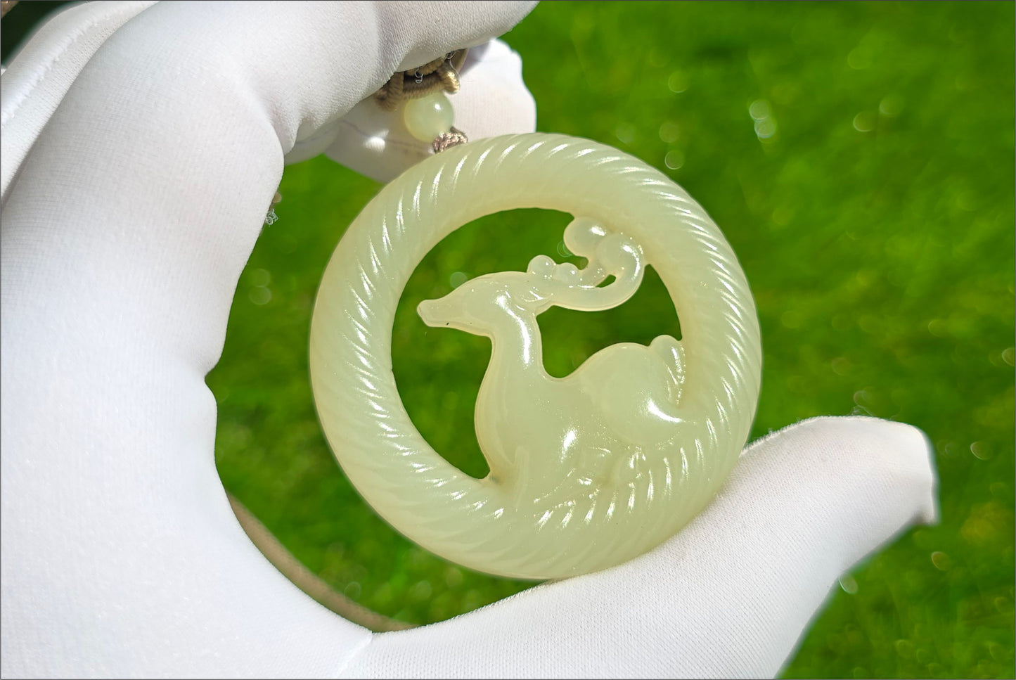 Certified Natural Qingshui Nephrite Jade Carved Deer Pendant, 天然白晴水和田玉雕刻梅花鹿圆牌吊坠